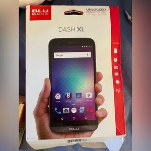 DASH XL.  BLU BOLD. CELL PHONE